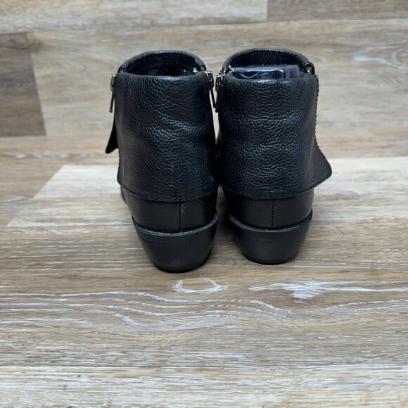 B.O.C Born Concepts Black Leather Zip Ankle Boots Women's Size 6 - Picture 3 of 6